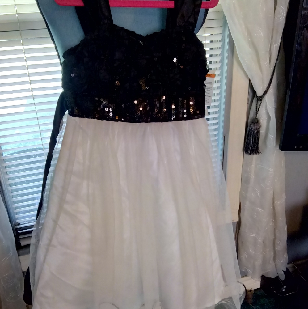 ⚜️ 3/$15⚜️  Girls Beautiful Dress